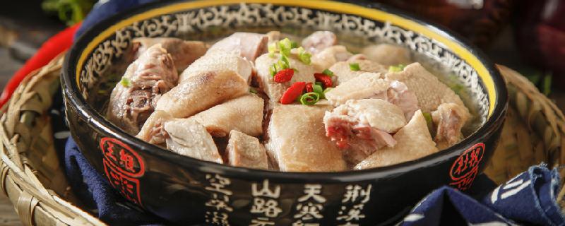 鸭汤里放什么食材好吃 炖鸭汤炖多久最好