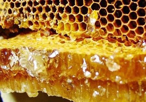 天然蜂胶可以直接吃吗（纯天然蜂胶可以直接吃吗）