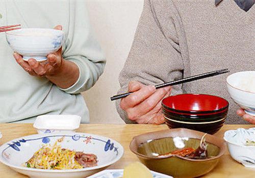 癌症离嘴其实很近，饮食6招有效防癌（饮食方面如何预防癌症）