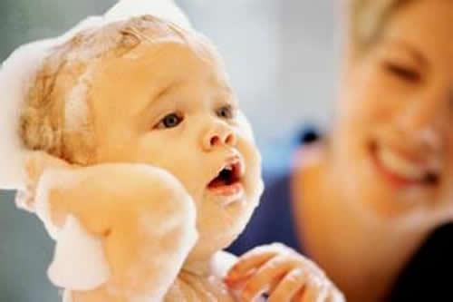 婴儿洗头注意事项 宝宝洗头注意事项