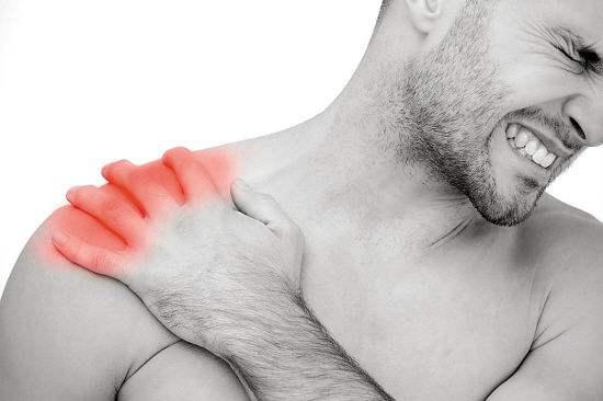 肩膀疼痛是什么原因（左肩膀疼痛是什么原因）