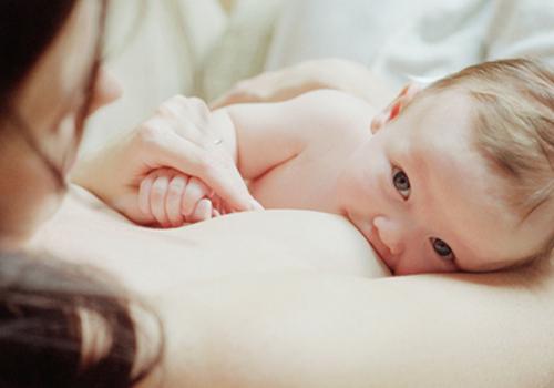 哺乳期怀孕流产后还能喂奶吗（哺乳期怀孕流产后还能喂奶吗吗）