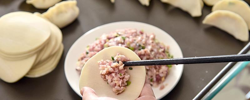 包好饺子常温能放多久 饺子包好后常温可以放多久