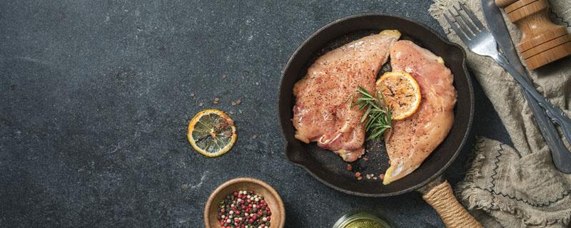 鸡胸肉为什么有的柴有的不柴（鸡胸肉为什么很柴）