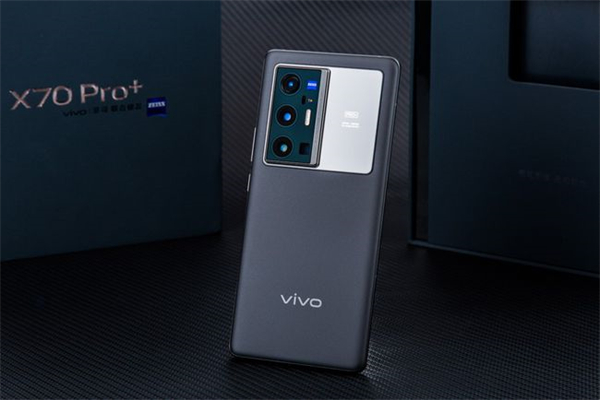 vivox70pro+是液冷散热吗