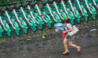 台风窗户关紧还是留缝 台风来了窗户关紧还是留缝