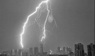 阵雨和雷阵雨的区别 季节不同