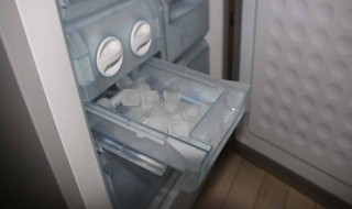 冰箱冷藏室水多怎么解决（冰箱冷藏室有很多水是什么原因?怎样处理?）