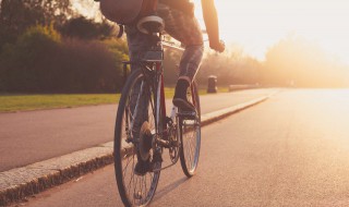 自行车脚蹬空转怎么解决 自行车蹬不走路空转