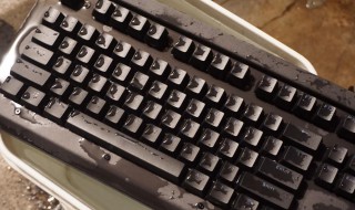 电脑键盘进水有几个键失灵了怎么办 电脑键盘进水有几个键失灵了怎么办视频