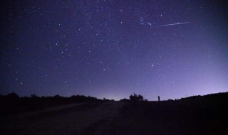 双子座在天空哪个位置（双子座在天空哪个位置星座最多）