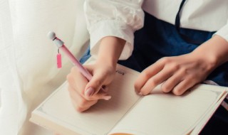 感慨这一年所经历的句子 这一年经历好多的感慨