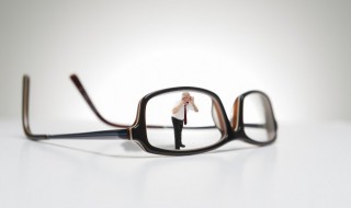 眼睛片保养方法 眼镜片用什么清洗