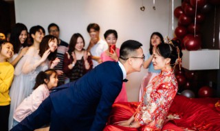 抖音同款婚礼祝词（抖音流行新婚祝福语姐妹）