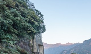 白天除草晚上搓麻线是什么诗 白天除草晚上搓麻线是哪首诗