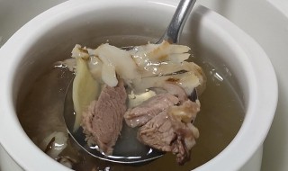 怎样炖羊肉汤鲜香十足无膻味（怎样炖羊肉汤不膻）