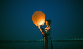 祝福女子新年的四字词语 新年祝福女生的四字词语