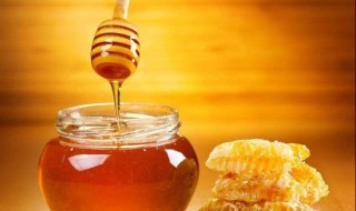 蜂蜜泡茶叶的副作用（蜂蜜浸泡茶叶的那个功效与副作用）