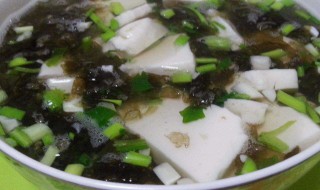 紫菜豆腐汤如何做（紫菜豆腐汤如何做好喝）