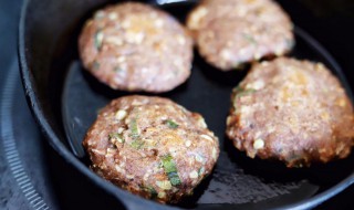 黑麦香菇鸡肉饼的做法（香菇鸡肉饼家常做法）