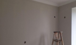 室内刷白色油漆有什么技巧 室内刷白色油漆有什么技巧视频