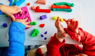 超轻粘土和橡皮泥的区别(超轻粘土和橡皮泥的区别有哪些)