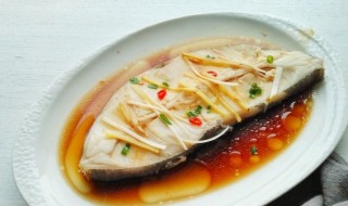 清蒸比目鱼的做法 清蒸比目鱼的做法 最正宗的做法窍门