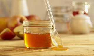 白糖与蜂蜜的好处区别 白糖与蜂蜜的区别功效与作用