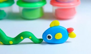 橡皮泥粘裤子怎么洗(橡皮泥粘裤子怎么洗掉)