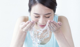 洗脸皮肤变白方法（洗脸皮肤变白方法视频）