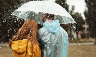 夏天梅雨季节（夏天梅雨季节是什么时候）