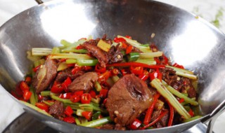 干锅牛肉的做法 干锅牛肉的做法与配料
