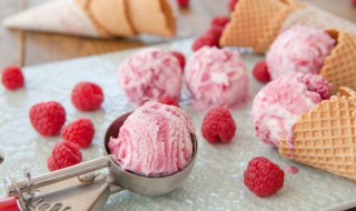 酸奶草莓冰淇淋的做法和配方（酸奶草莓冰淇淋的做法和配方视频）