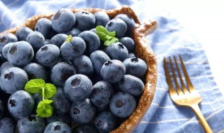 蓝莓吃多了会怎么样（蓝莓吃多了会怎么样女性）