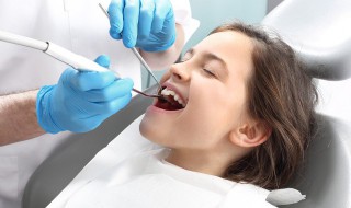 口腔医学技术和口腔医学有什么区别（口腔医学技术与口腔医学专业的区别）