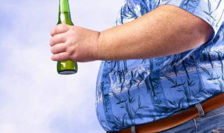 啤酒和可乐哪个更容易导致啤酒肚 喝啤酒和喝可乐哪个比较容易胖