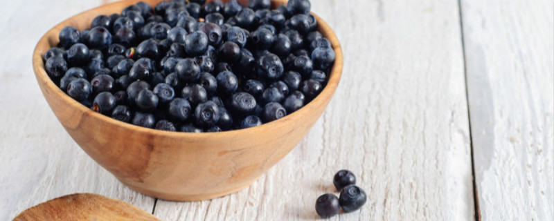 蓝莓可以施鸡粪肥吗 蓝莓施肥用尿素可以不?