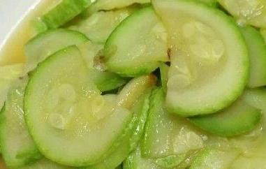 西胡瓜为什么不能吃 西葫芦不能和什么一起吃吗