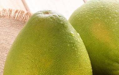 文旦柚的功效与作用及食用方法 文旦柚的吃法