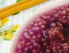 小米紫薯粥的材料和做法（紫薯小米粥的做法和功效与作用）