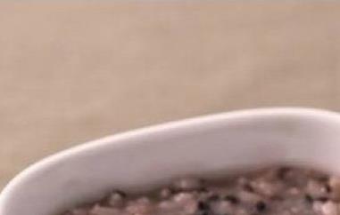 黑芝麻糙米粥的材料和做法步骤（黑芝麻粳米粥怎么做）