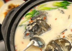 猪血鲫鱼汤如何做好吃（猪血鲫鱼汤如何做好吃又营养）