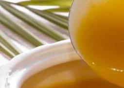 睡前吃土蜂蜜有什么作用（吃土蜂蜜的好处）