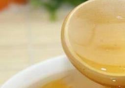 土蜂蜜的作用与功效（秦岭土蜂蜜的作用与功效）