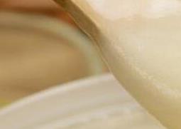 椴树蜜有什么功效（椴树蜜有什么功效和禁忌）