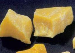 蜜蜡的作用与功效及药用价值 蜜蜡的作用与功效及药用价值是什么