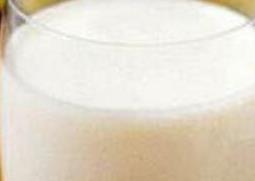 牛奶可以加蜂蜜吗(木瓜牛奶可以加蜂蜜吗)