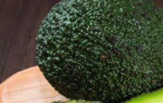 牛油果核怎么玩（牛油果果核可以干嘛）