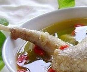 鸽子汤的营养价值与功效 鸽子汤的营养价值与功效作用