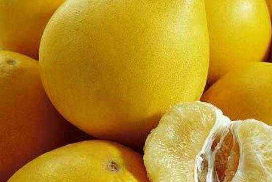 长期吃柚子的功效与作用 长期吃柚子的功效与作用及禁忌